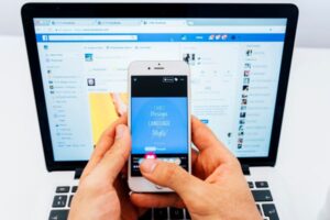Facebook engagement strategy – How to boost likes and reach using mobile & laptop